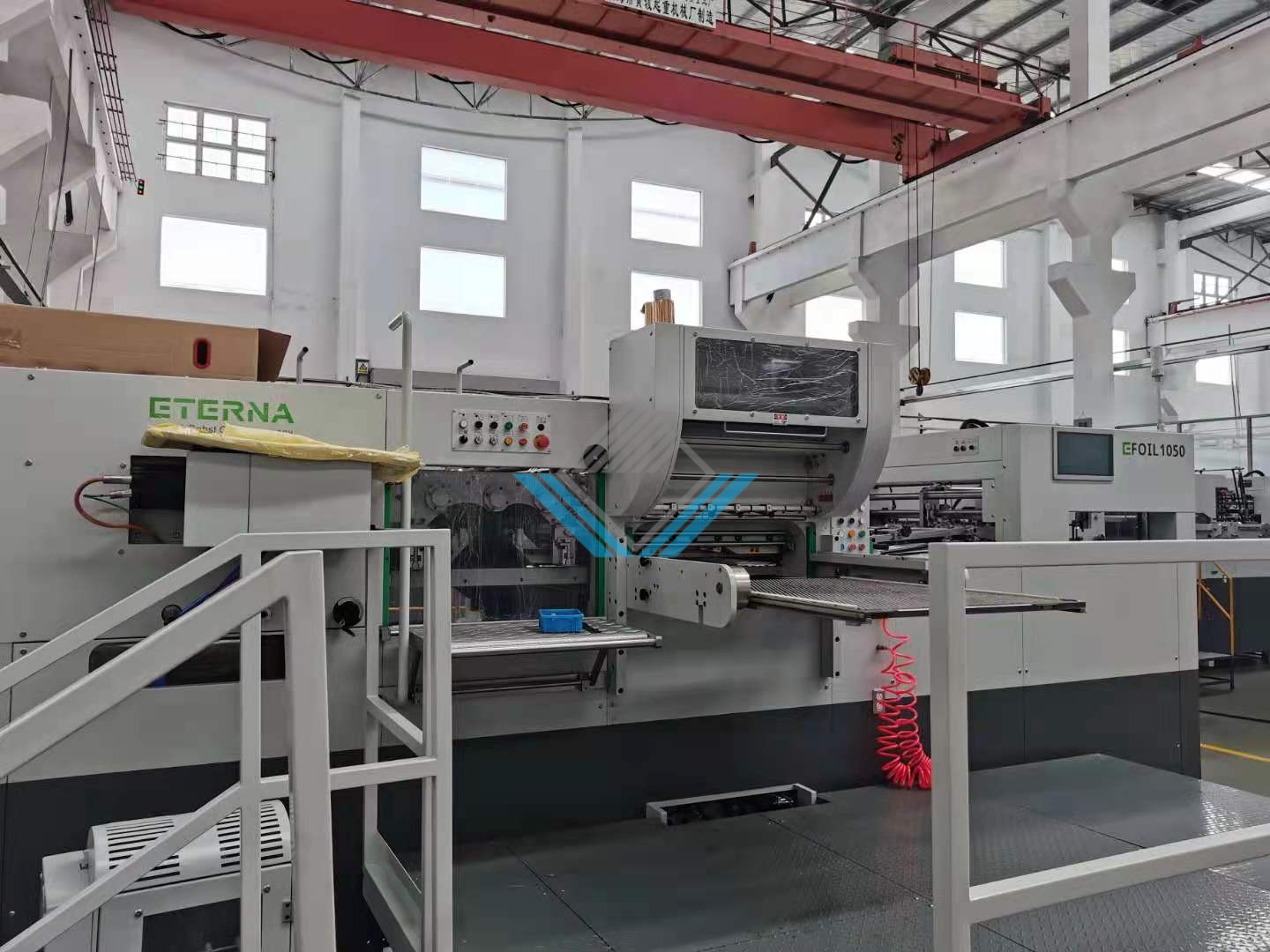 Máy ép nhũ kim tự động ETERNA