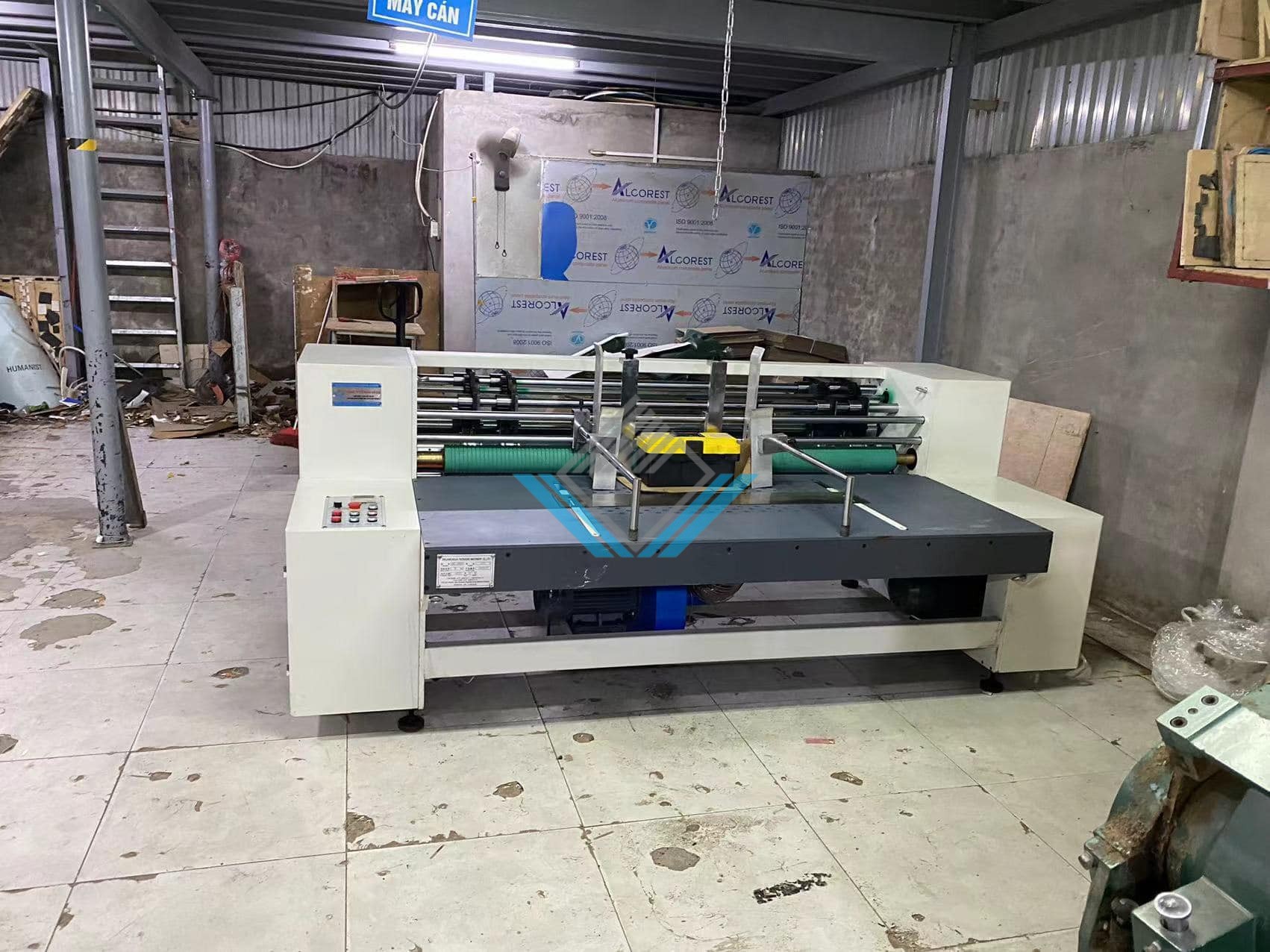 Máy bổ chạp carton làm hộp ship code