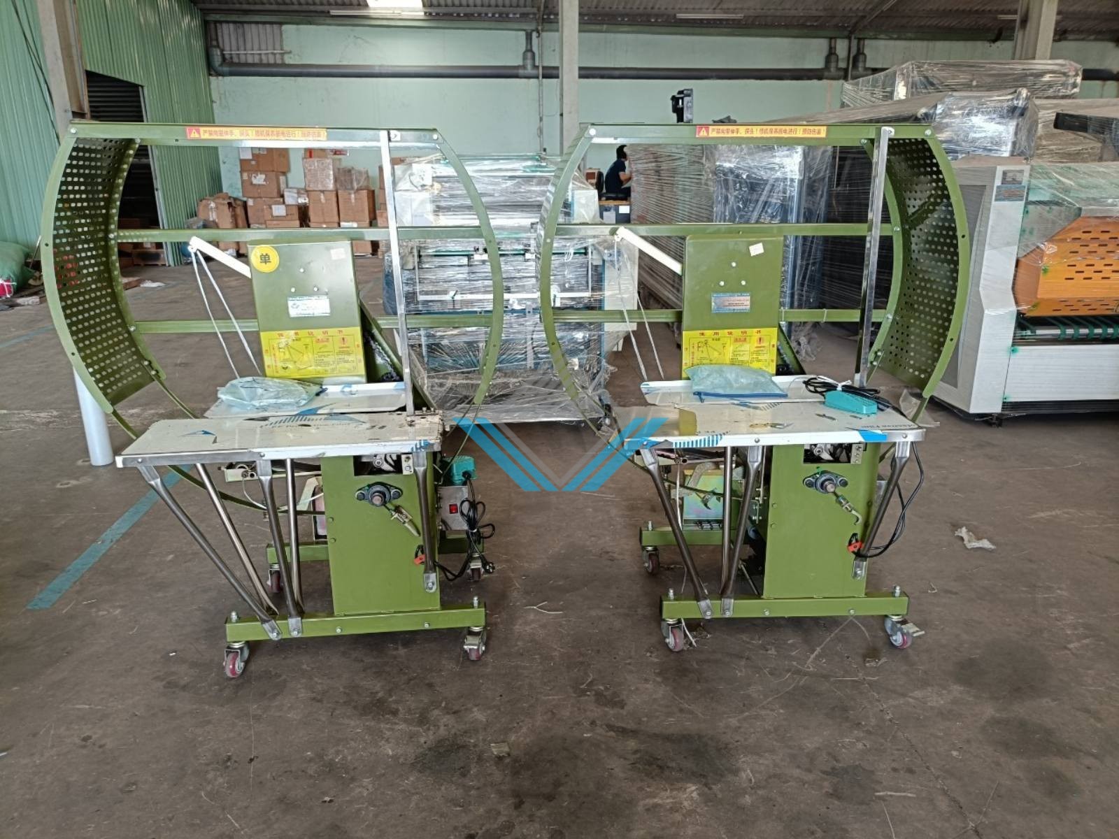 Máy cột dây thùng carton khổ 700mm