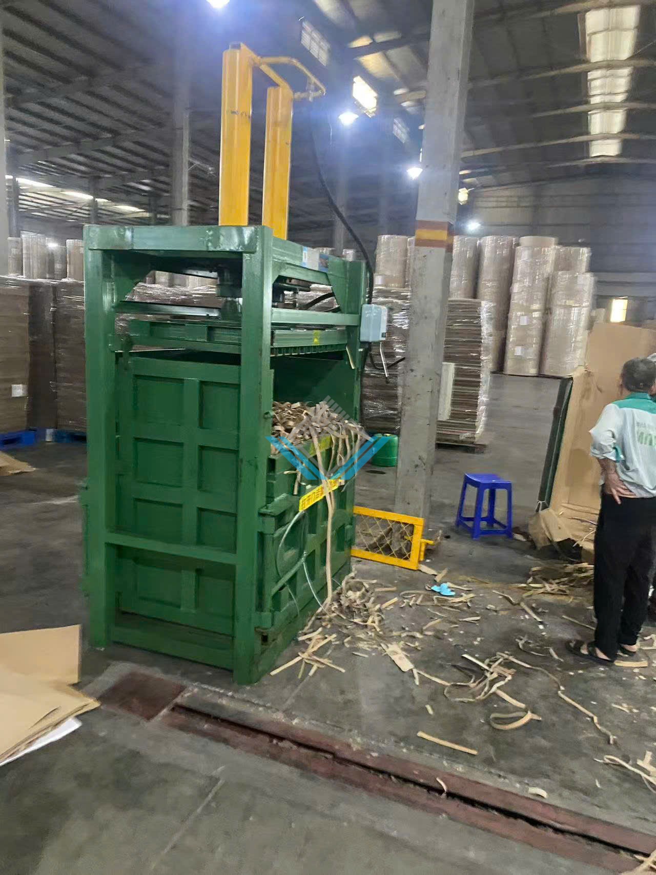 Bán máy ép lề giấy vụn 30 tấn