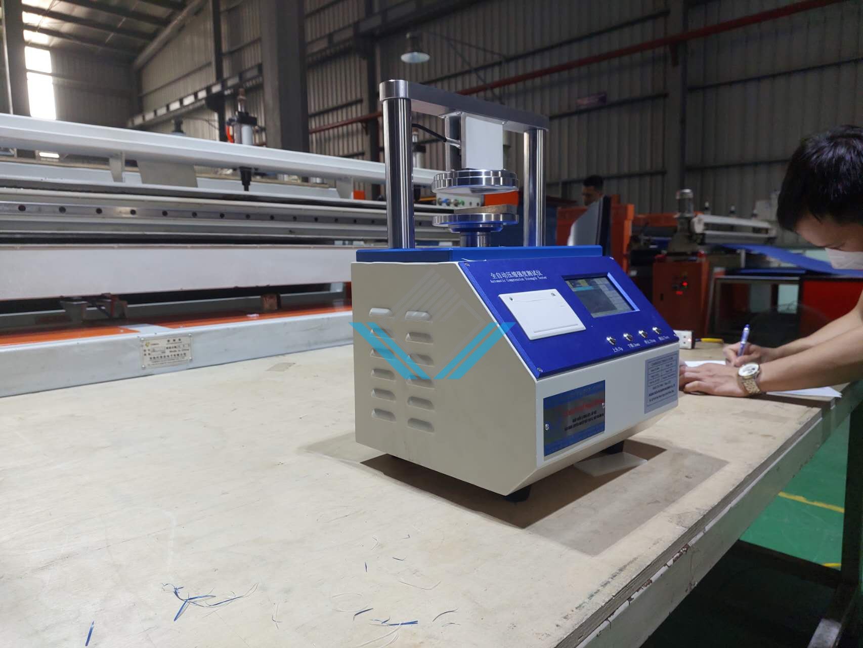 Máy thử độ nén cạnh giấy carton