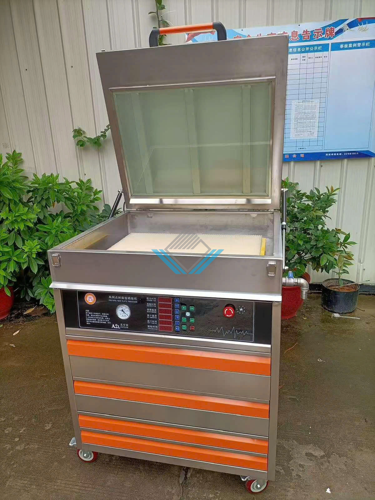 Máy rửa bản polymer bằng hóa chất khổ lớn