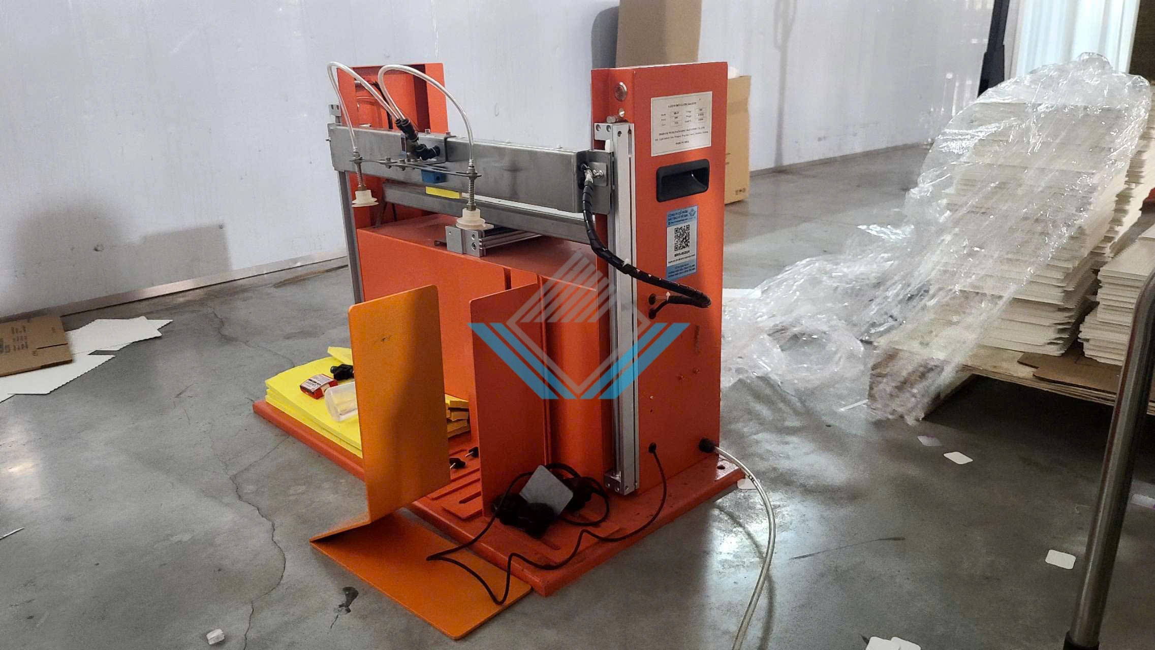 máy dán keo hộp giấy mini