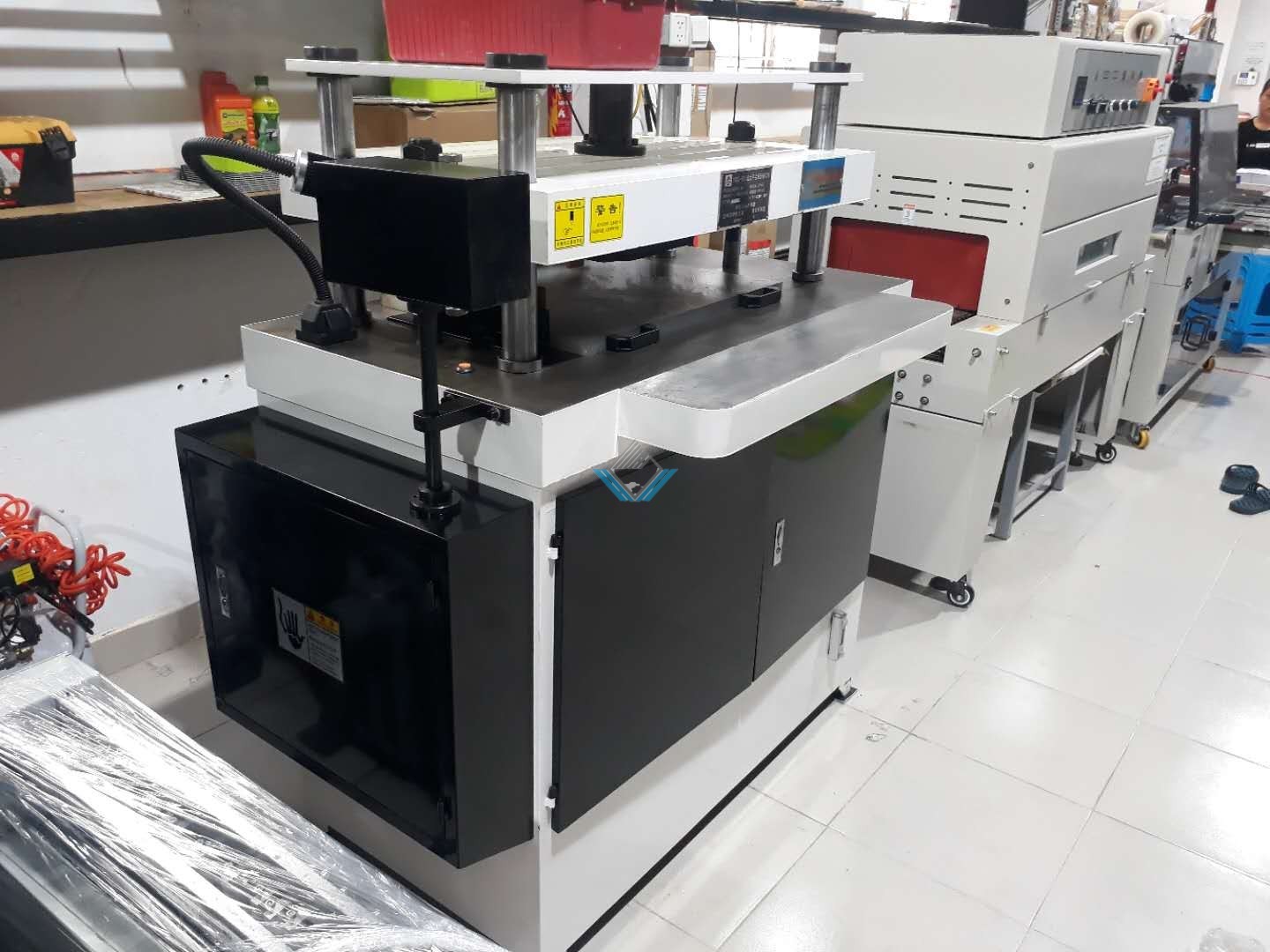 VŨ GIA bán Máy bế phong bì bao thư YMQ-800